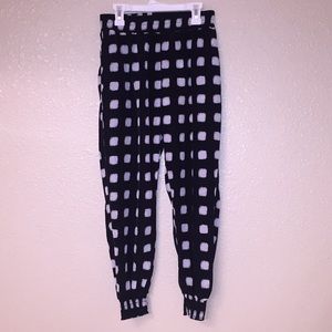Patterned pants